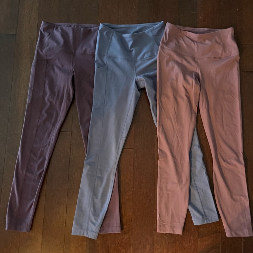 Lot of (3) Yogalicious leggings size XS